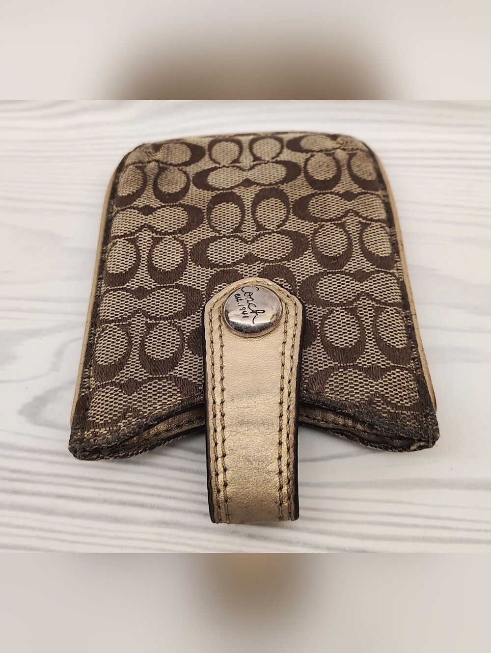 Coach Brown Signature Canvas Card Holder w/ Gold Trim - Picture 5 of 13